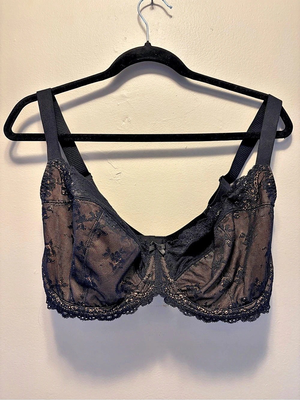 UNDERSTANCE Lace Bra in Black 34I Like New
